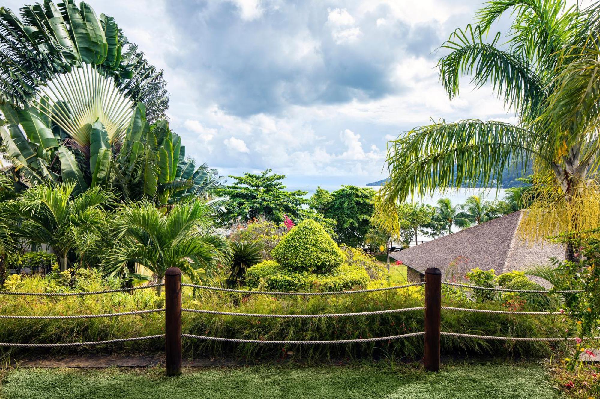 Fisherman'S Cove Resort Beau Vallon  Exterior photo